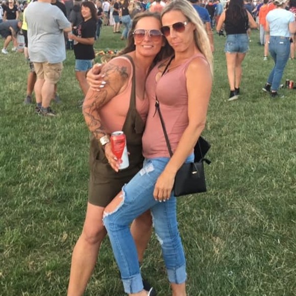 Meet your Posher, Leah - Picture 1 of 1